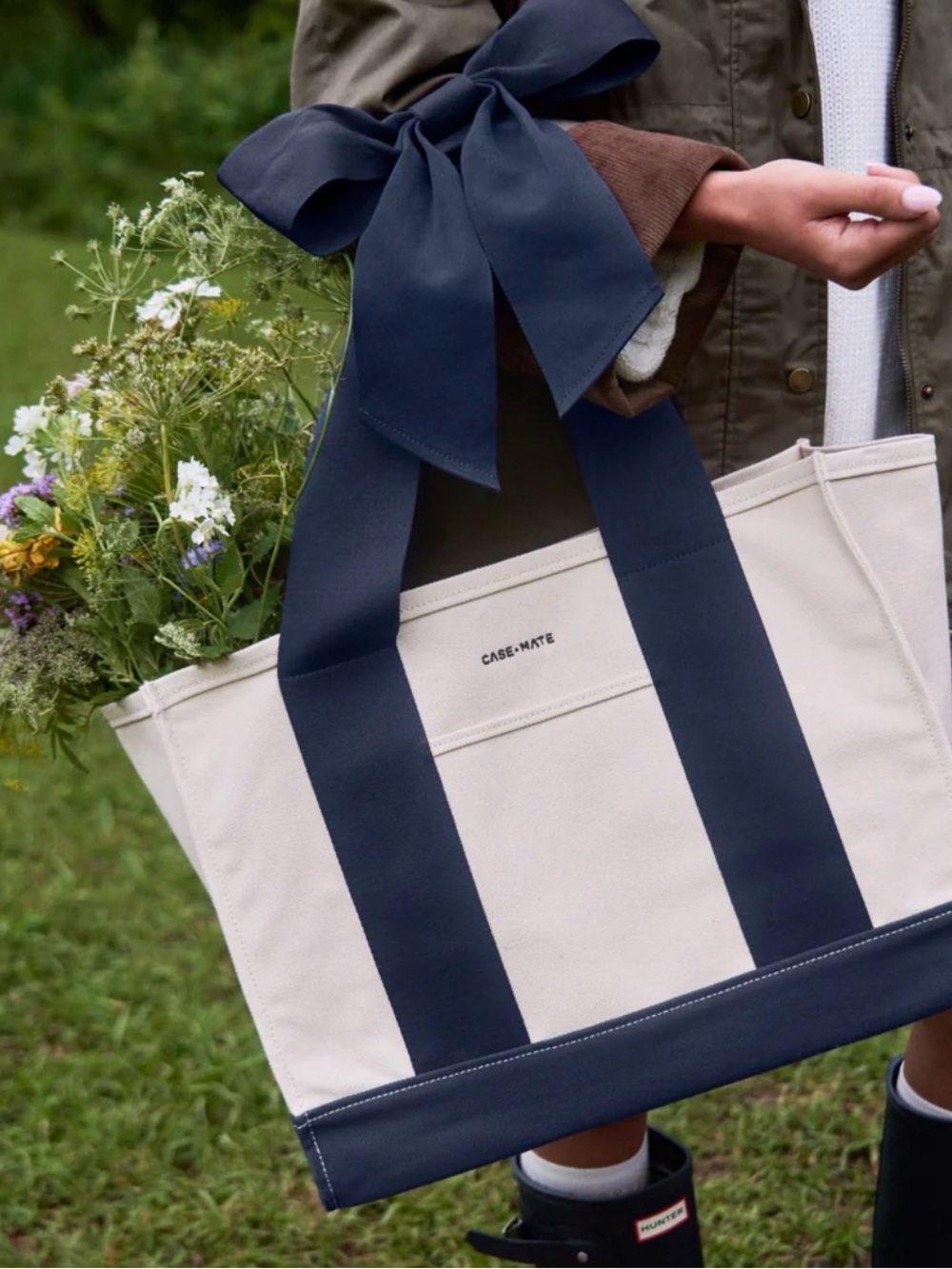 case-mate Cream Canvas Tote with Navy Straps